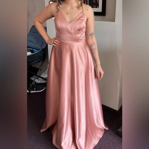 Bridesmaid dress in dusty rose.